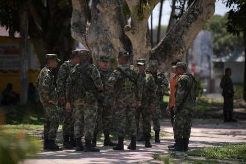 Liberan a los 34 soldados que fueron “secuestrados” en Vista Hermosa, Meta