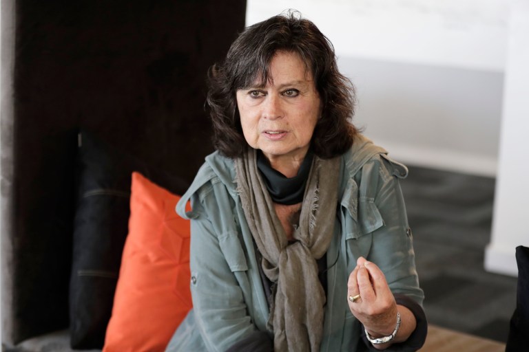 Laura Restrepo considera que “Colombia está buscando dar un vuelco, cambiar”