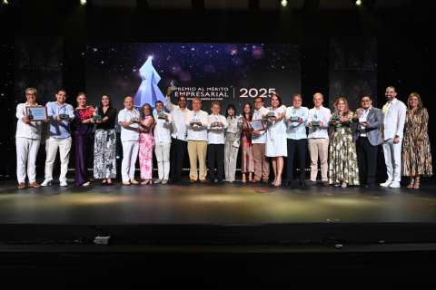Los ganadores del 16.º Premio al Mérito Empresarial de la Universidad Simón Bolívar
