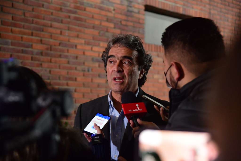 Candidato a la Presidencia de Colombia 2022 por el partido Centro Esperanza, en el "Gran Debate", organizado por el canal RCN.