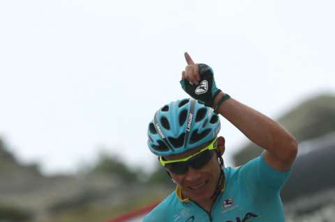 Miguel Ángel López es tercero y va por el título del Tour de los Alpes
