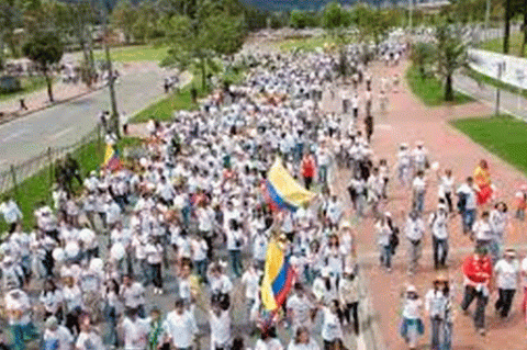 Petro invita a bogotanos a marchar para apoyar los diálogos de paz