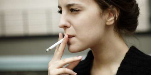 Estos son los minutos de vida que pierde al fumar cigarrillo