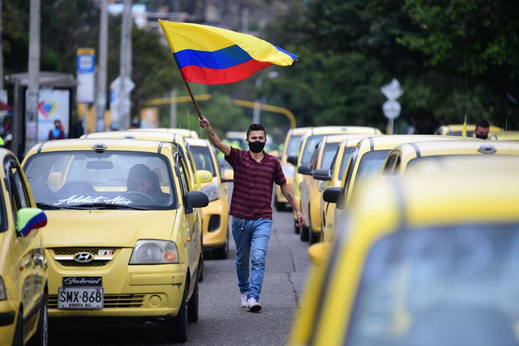 Jornada de paro en Bogotá donde se unieron los volqueteros y taxistas en el 3M tres de mayo