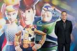 Tom Hanks: "Todos queremos creer que los juguetes cobran vida cuando están solos"