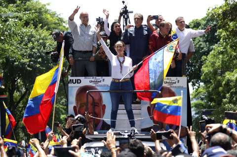 “No hay vuelta atrás, es irreversible”: Machado defiende el “triunfo” de González