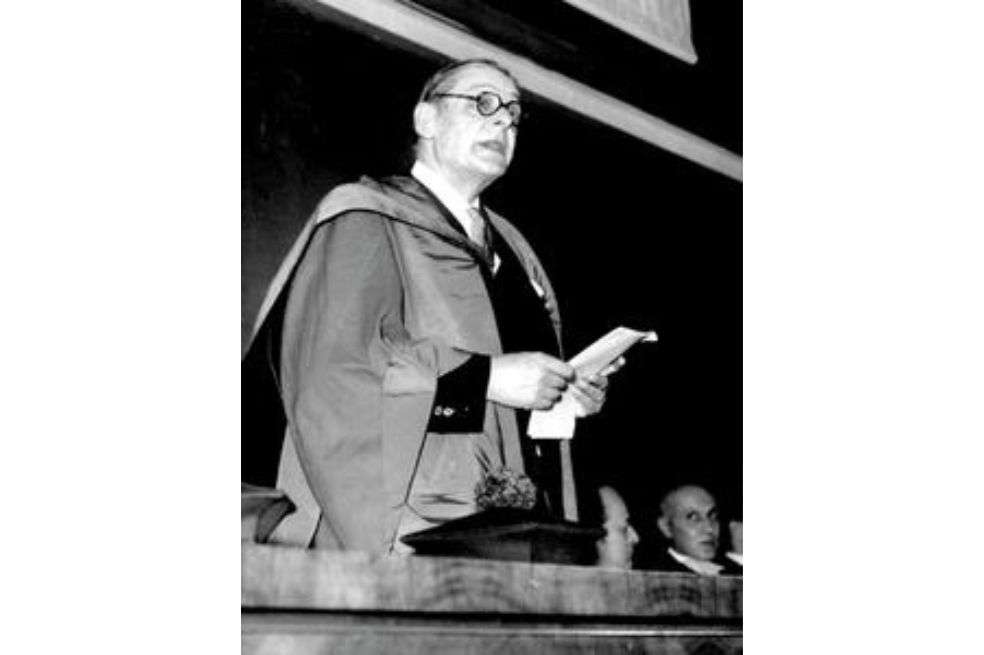 El poeta Thomas Stearns Eliot, quien nació el 26 de septiembre de 1888 en Missouri, recibió el premio Nobel en 1948. / AP