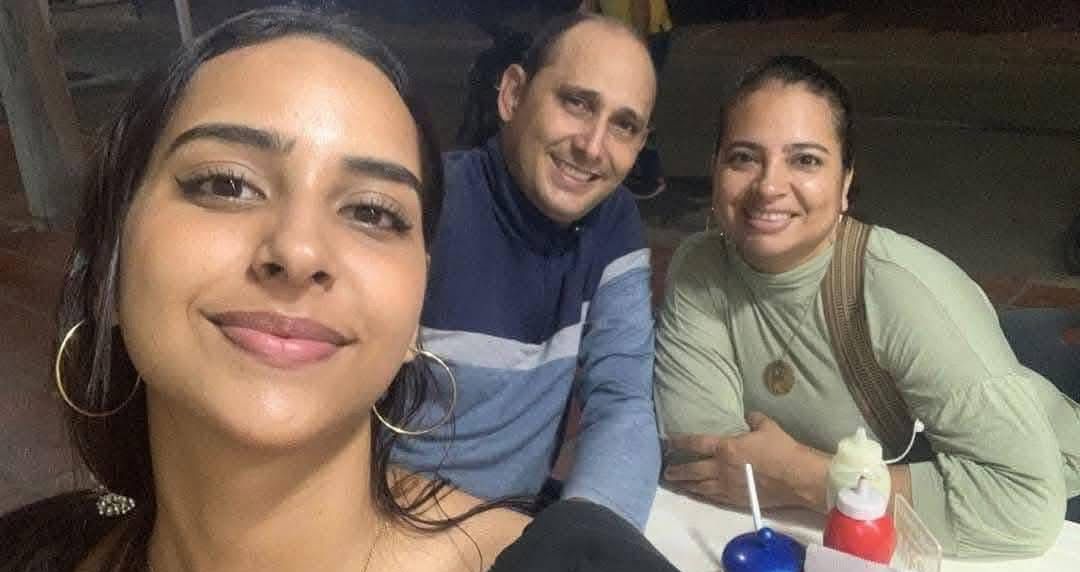 Familiares, amigos y miembros de la comunidad evangélica despidieron al pastor Marlon Yamith Lora, su esposa Yurlay Rincón y su hija Ángela Natalia, víctimas de una masacre en Aguachica, Cesar.