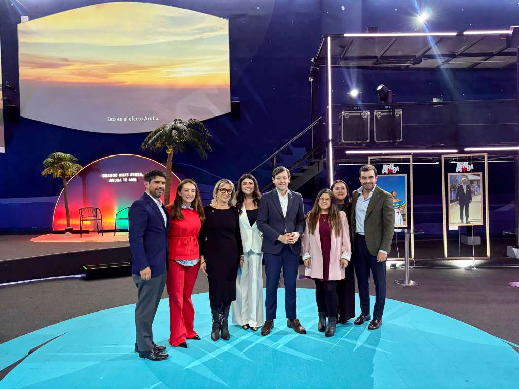 Representantes de la Autoridad de Turismo de Aruba para Latinoamérica en el lanzamiento de su nuevo posicionamiento de marca: “Cuando Amas Aruba – Aruba Te Ama”.