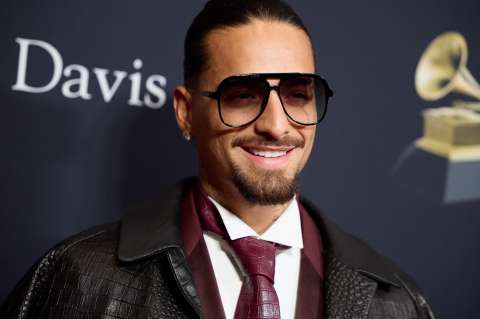 “Innecesarias”: por estas fotos tildan a Maluma de falto de humildad