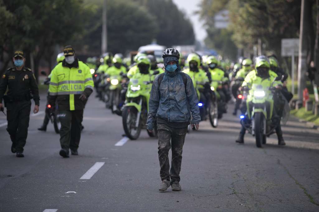 Protestas, disturbios y altercados entre estudiantes y centrales obreras con el ESMAD, en el centro de Bogotá.