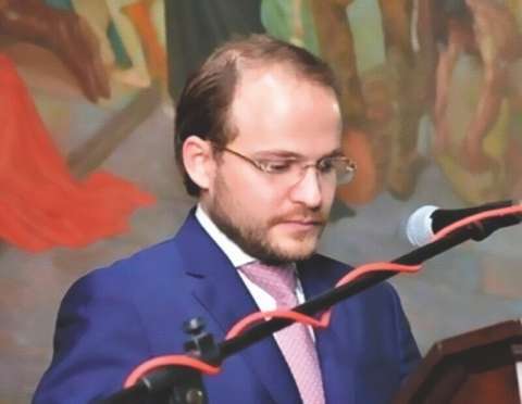 "No tengo vergüenza en señalar que mi padre se sometió a la JEP”: Francisco José Chaux