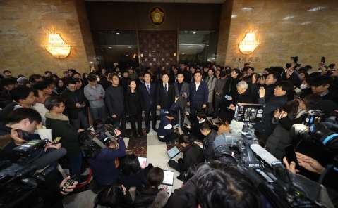 La Asamblea Nacional de Corea del Sur votó a favor de revocar la ley marcial