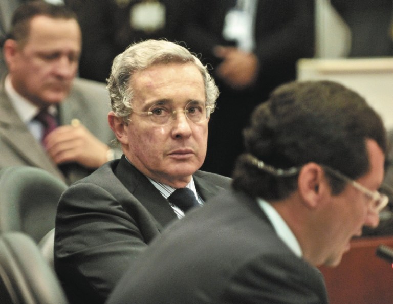 El Aro y otros casos de Uribe se van de la Corte Suprema para la Fiscalía