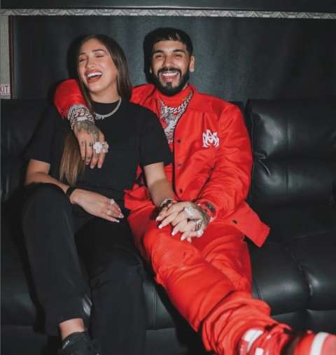 Laury Saavedra, novia de Anuel, presumió su avanzado embarazo: “falta poco”