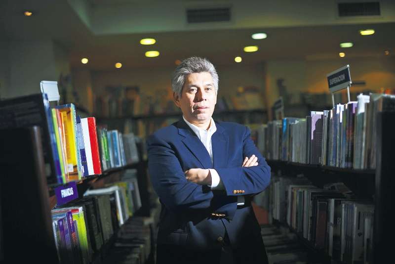 Daniel Coronell fue director de Noticias RCN, Noticias Uno y Noticias de Univisión.