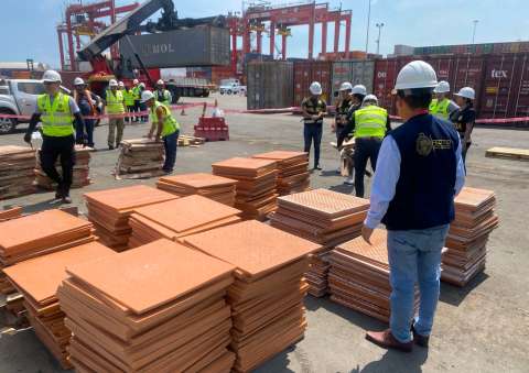 Perú decomisa 2,3 toneladas de cocaína que iban a Turquía