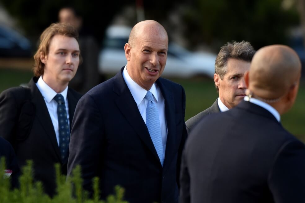 Gordon Sondland, embajador de Estados Unidos ante la Unión Europea, llega al capitolio en Whashington. / AFP