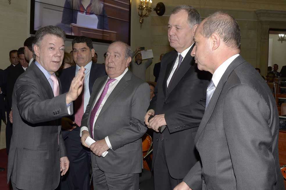 El presidente Santos junto al exprocurador Jaime Bernal y Alejandro Ordóñez, actual jefe del Ministerio Público. / SIG