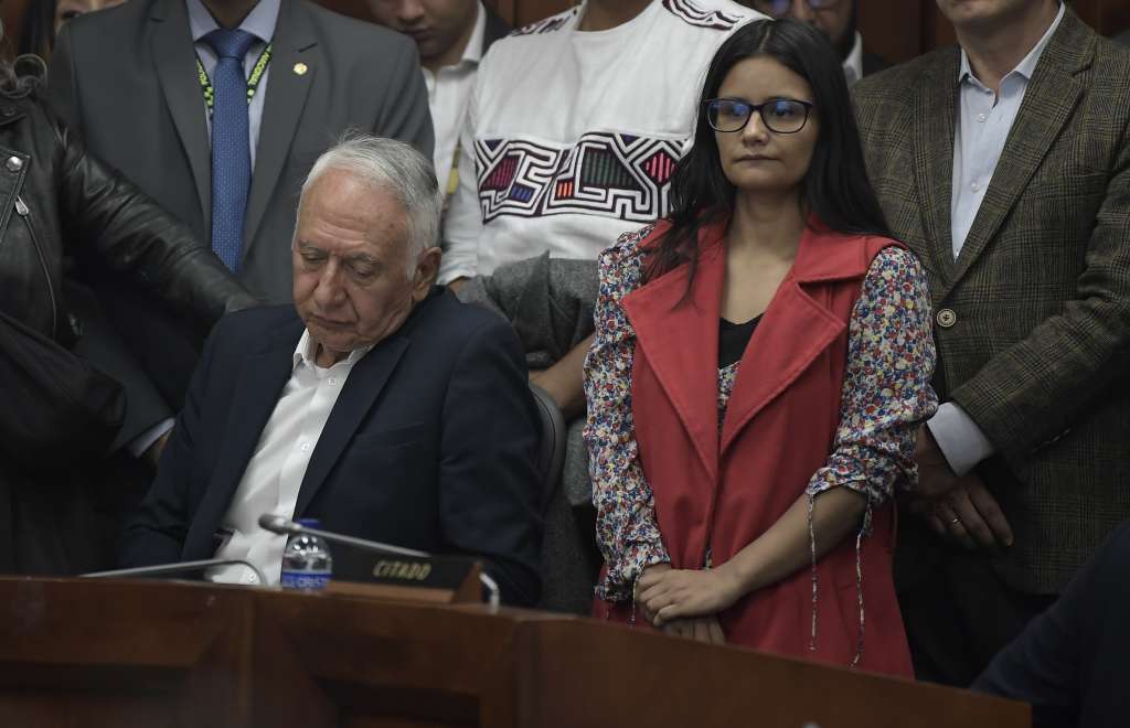Ministro de Salud, Guillermo Alfonso Jaramillo, y Angie Rodríguez, asesora de Minsalud y nueva directora del Dapre.