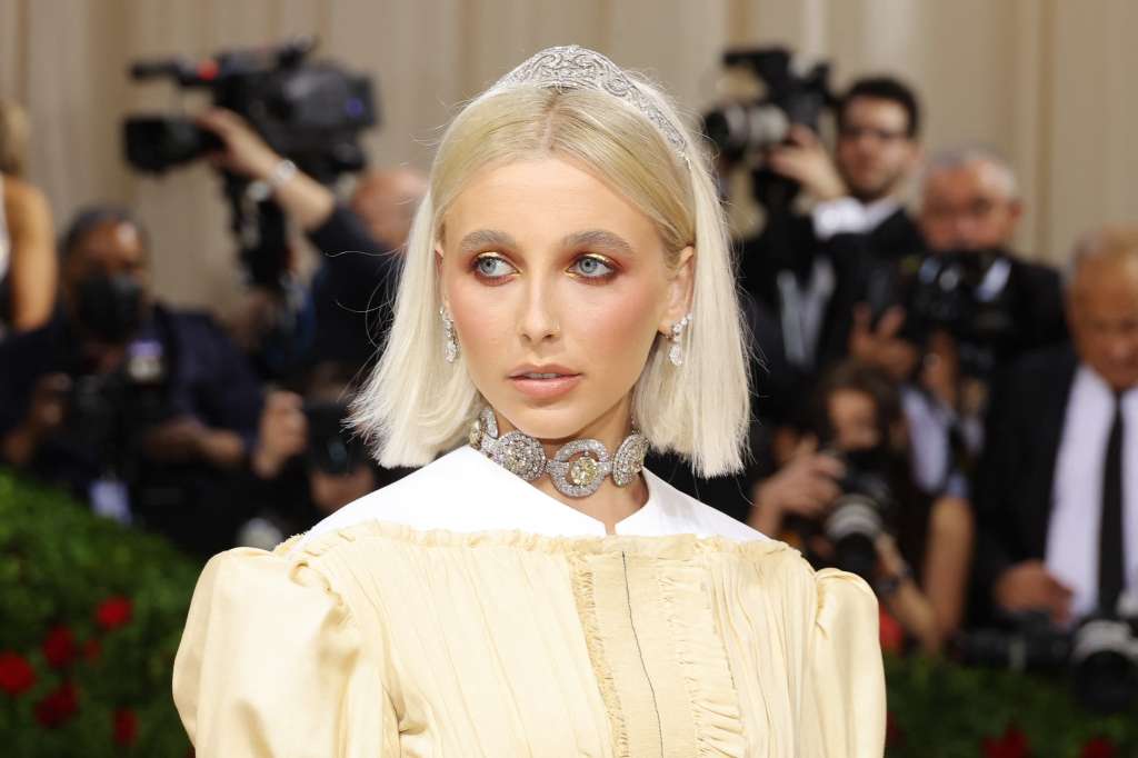 Emma Chamberlain en la Met Gala 2022.