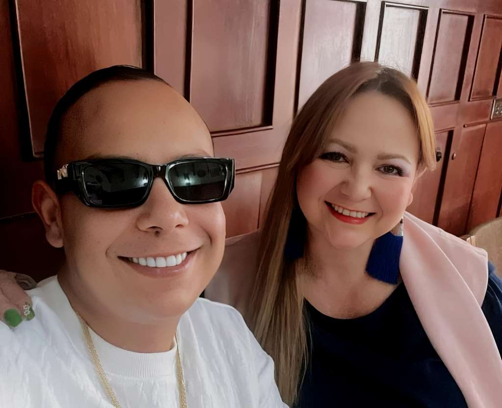 Miguel Ángel Díaz, hijo de Diomedes Díaz, junto a su madre, Yolanda Rincón.