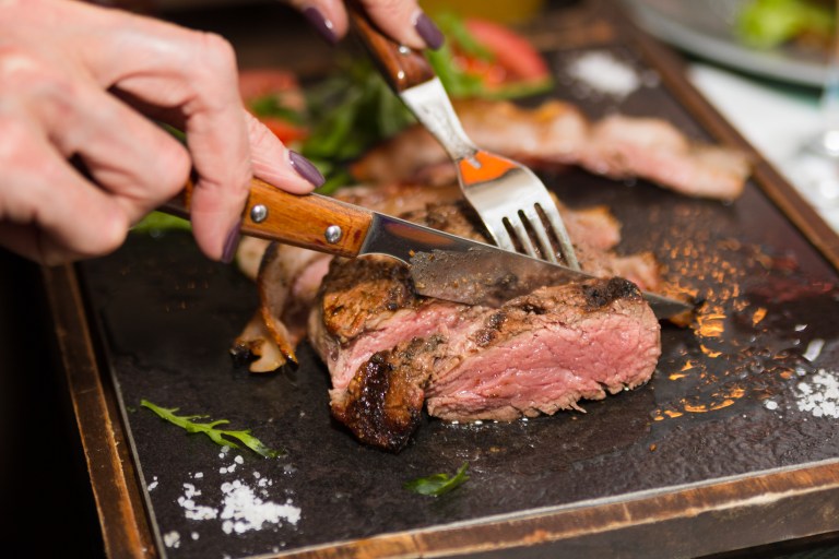 Términos de la carne: ¿qué es azul, 3/4, medio y más y cómo lograr cada uno?