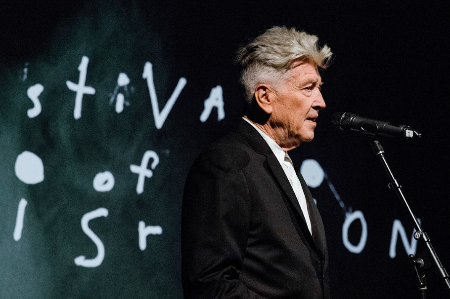 ¿Qué es enfisema pulmonar, la enfermedad contra la que luchó David Lynch?
