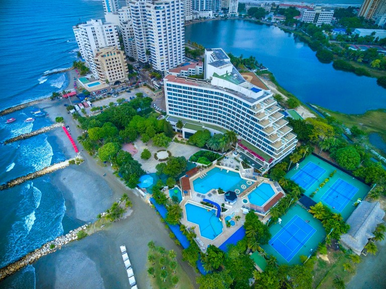 Hilton Cartagena reabre sus puertas y lanza un paquete especial para profesionales de la salud