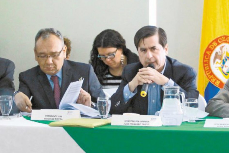Emiliano Rivera, presidente del CNE, y el ministro del Interior, Juan F. Cristo. / Ministerio del Interior