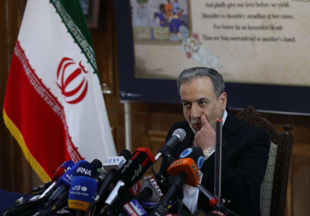 NEW DELHI (India), 15/05/2026.- Iran's Foreign Minister Abbas Araghchi addresses a press conference after attending the BRICS Foreign Ministers' Meeting, at the Embassy of the Islamic Republic of Iran in New Delhi, India, 15 May 2026. (Nueva Delhi) EFE/EPA/RAJAT GUPTA

