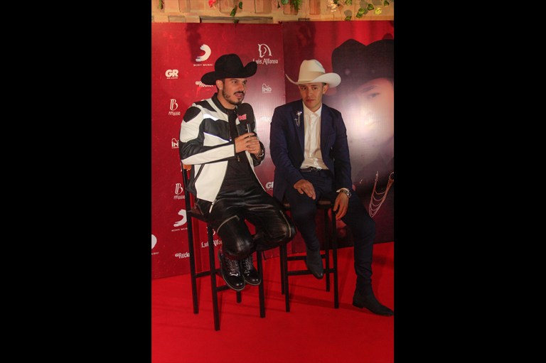 LANZAMIENTO Pipe Bueno Y Luis Alfonso