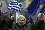 El compositor griego Mikis Theodorakis está hospitalizado en Atenas