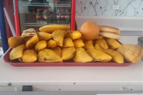 Aprobado en segundo debate “ley empanada” para formalizar las ventas ambulantes