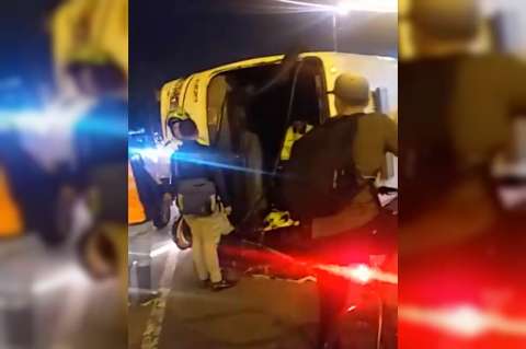 Detenidos habrían volcado un bus de la Policía para emprender su huida en Bogotá