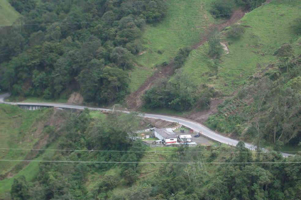 La vía Bogotá-Manizales siempre presenta problemas de derrumbes en la temporada invernal. / Archivo El Espectador