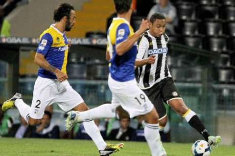 Luis Fernando Muriel salió lesionado del partido del Udinese