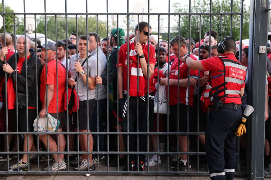 Liverpool y Real Madrid exigieron a las autoridades parisinas esclarecer los hechos ocurridos en Saint Deins / AFP