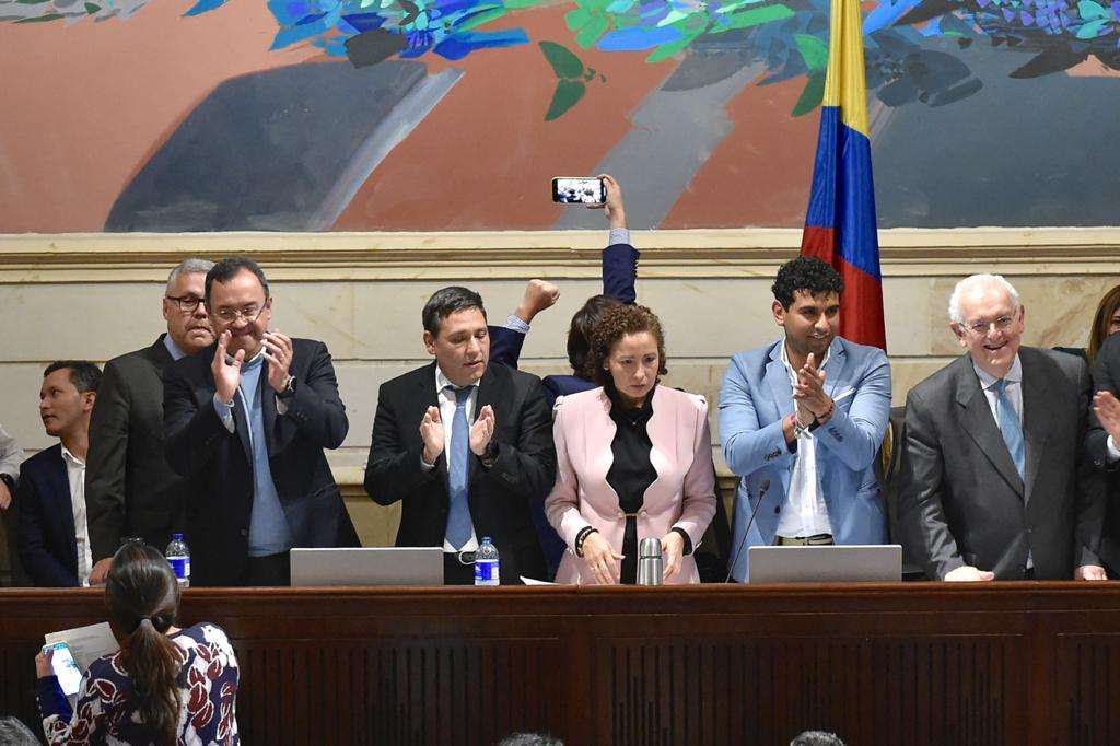 Aprobación de reforma tributaria y conciliación de "Paz total" en la Cámara de Representantes.