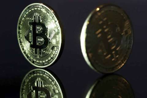 El bitcoin debuta en el mercado mundial a 15.000 dólares la unidad