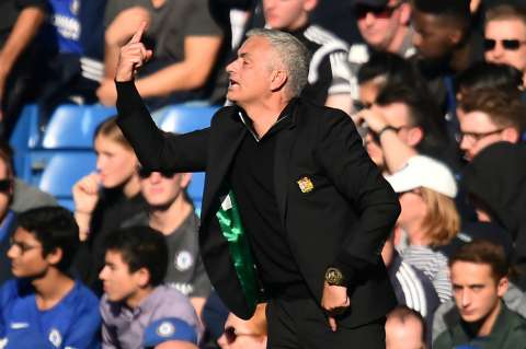 Mourinho: "Cuando yo pierdo, no añaden seis minutos de descuento"