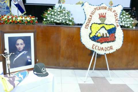 El homenaje a cadete ecuatoriana muerta en atentado a la General Santander