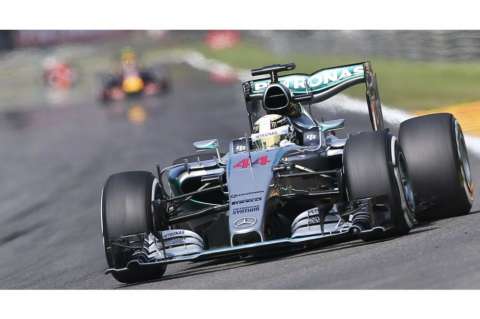 Hamilton logra la décima ‘pole position’ del año