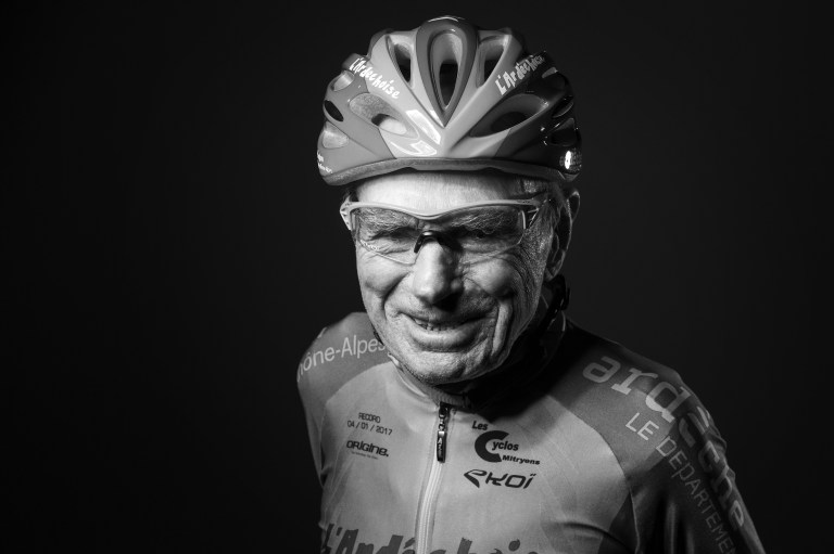 Conozca a Robert Marchand, el francés de 105 años que rompió un récord mundial en bicicleta