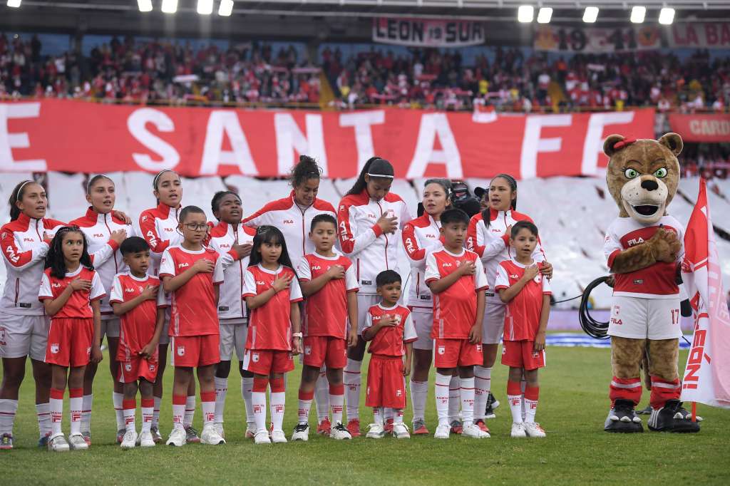 Jugadoras de Santa Fe, en el partido de ida ante Deportivo Cali, por la final de la Liga Femenina BetPlay Dimayor 2025.