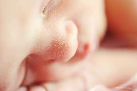 Incluir cifras o signos en nombres de bebés queda prohibido en Rusia