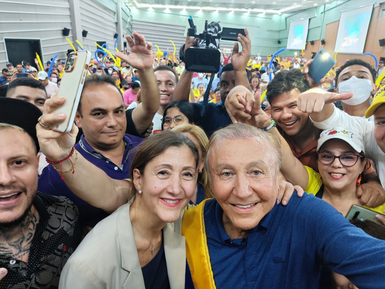 Mientras Betancourt tiene una intención de voto de 0.8%, Hernández asciende a un 20.9%, según Invamer.