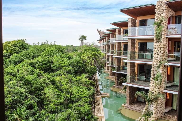 En este nuevo hotel boutique de Grupo Xcaret, se combina la belleza de México, una conexión con la madre naturaleza y la calidez de un servicio de primera categoría.