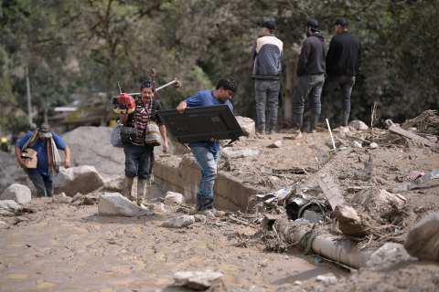 La incertidumbre de las 100 familias evacuadas por niveles del Río Negro en Quetame