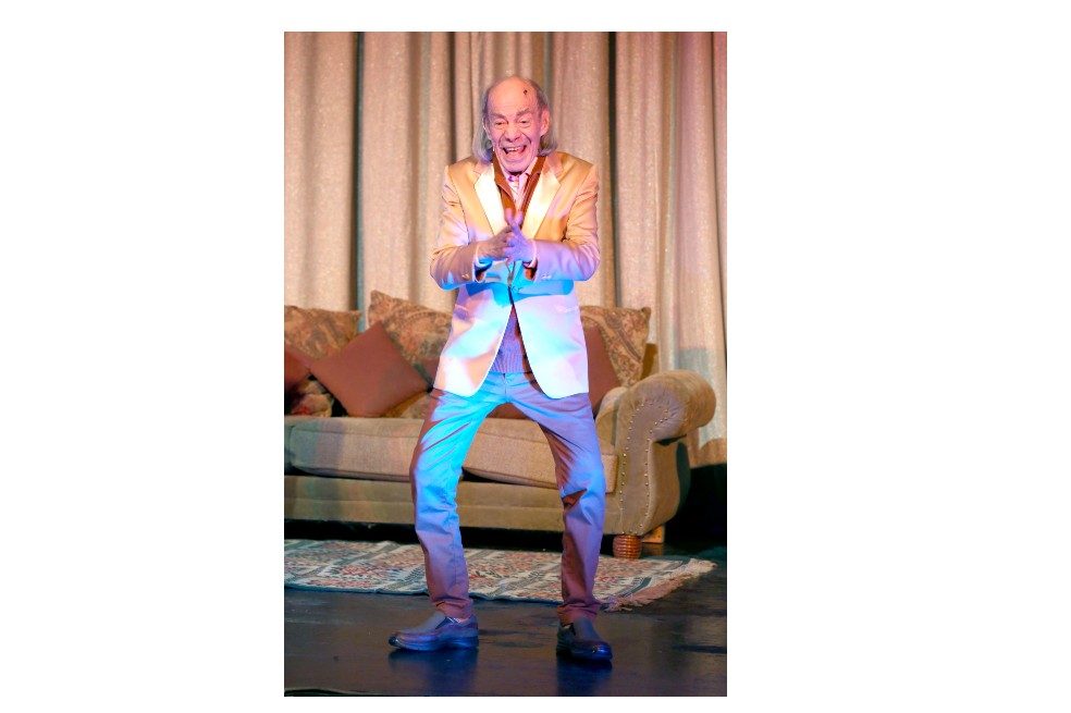 El actor y comediante mexicano Manuel “El Loco” Valdés falleció en la madrugada de este viernes a los 89 años de edad debido al cáncer de cerebro que padecía desde 2017 y que había ido empeorando su salud.